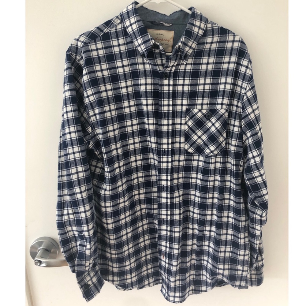 NWOT Blue and white plaid button down shirt M